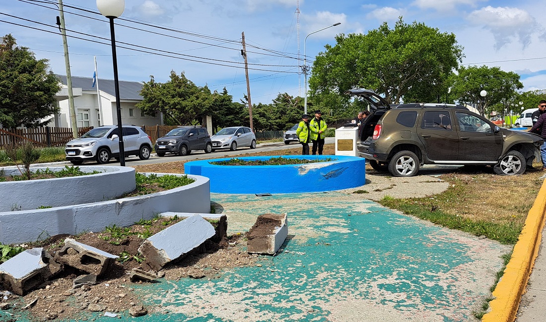 Conductor perdió el control del rodado y chocó