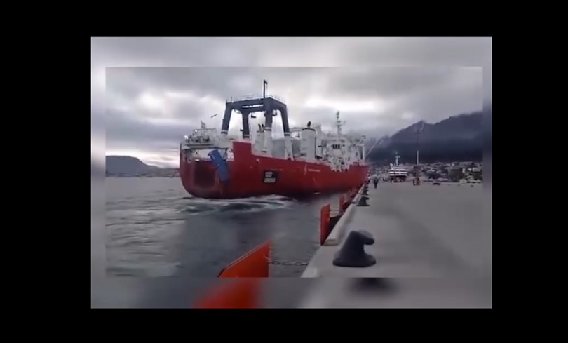 Por imprudencia, el barco impactó contra el muelle de Ushuaia