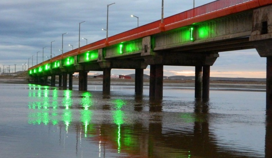 Un policía se arrojó a las aguas del río Grande y salvó a una mujer