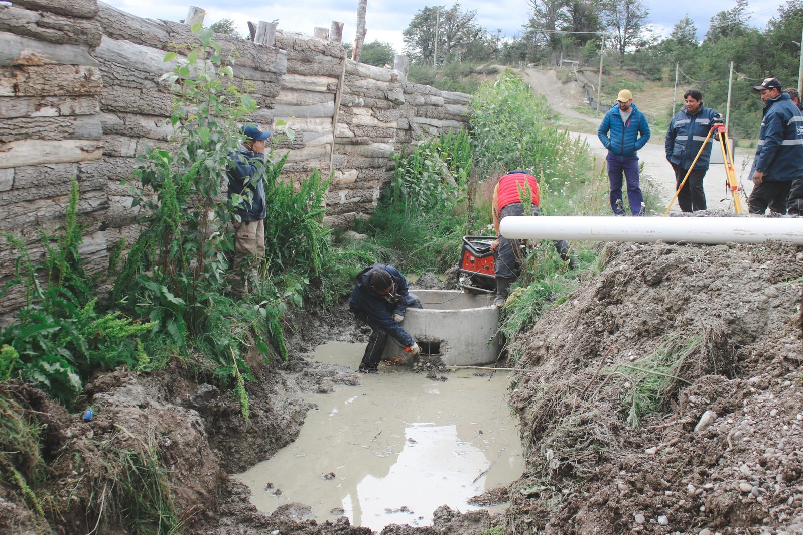 En Tolhuin se concretan varias labores de infraestructura