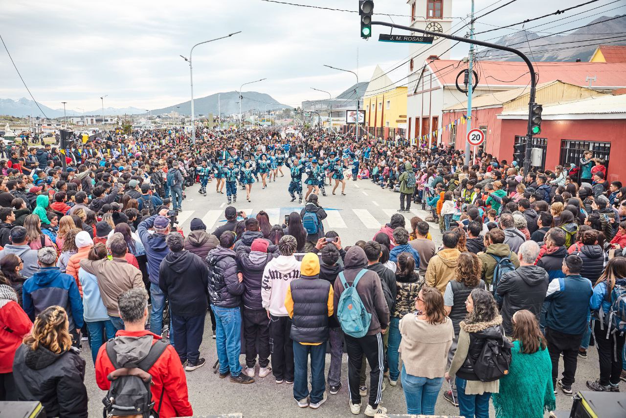 Carnaval de Ushuaia: abrirá con una muestra de fotografías históricas de los festejos en la ciudad