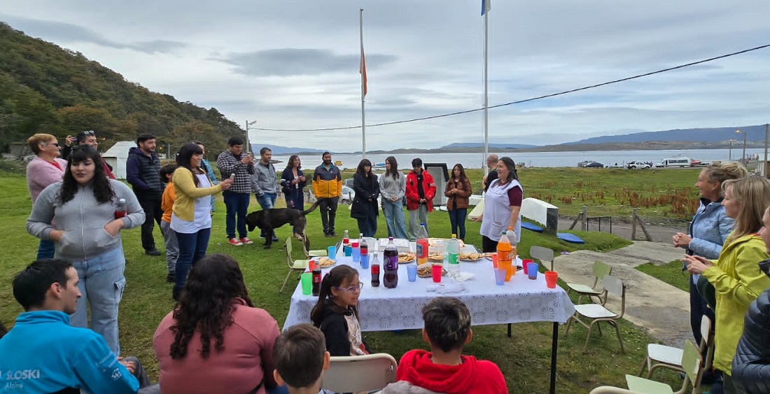 La escuela de Puerto Almanza cumplió su primer aniversario