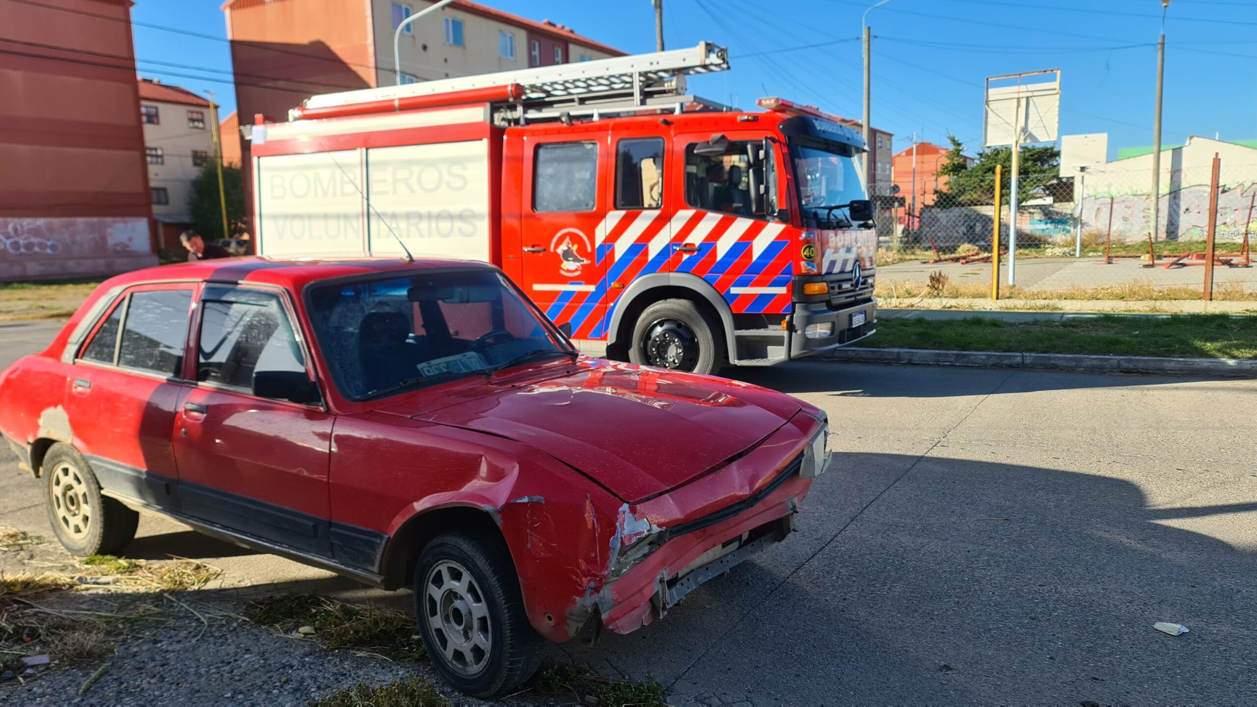 (VIDEO) Dos personas lesionadas, en un choque ocurrido en Chacra II